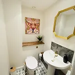 2 Bedroom Centre Garden Flat With Secure Parking Bristol