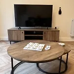 2 Bedroom Centre Garden Flat With Secure Parking Bristol