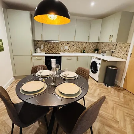 Apartman 2 Bedroom Centre Garden Flat With Secure Parking Bristol