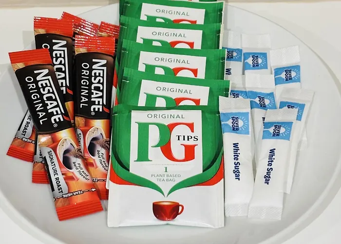 Apartment 2 Bedroom Centre Garden Flat With Secure Parking Bristol