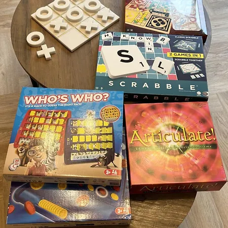 2 Bedroom Centre Garden Flat With Secure Parking